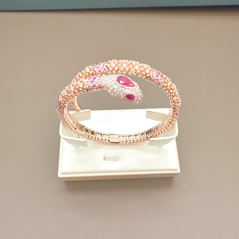 Tasarımcı Koleksiyonu Kolye Bi - Vintage Collectible Jewelry incelemesi ve fiyatı